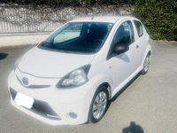 Begagnad Toyota Aygo Connect Style 68 HK (50 kW) 2013 Vit Halvkombi