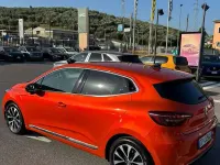 Usata Renault Clio V Techno 145 CV (106 kW) 2023 Arancione Berlina