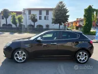 Usata Alfa Romeo Giulietta Progression 170 CV (125 kW) 2011 Marrone Utilitaria