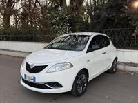 Usata Lancia Ypsilon Gold 69 CV (50 kW) 2016 Bianco Utilitaria