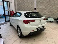 Usata Alfa Romeo Giulietta 105 CV (77 kW) 2011 Bianco Utilitaria
