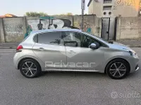 Usata Peugeot 208 GT-line 110 CV (80 kW) 2015 Grigio Utilitaria