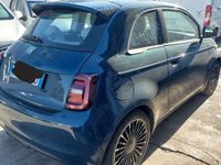 Usata Fiat 500e La Prima 42 kW (58 CV) 2023 Blu/azzurro Cabrio
