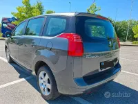 Usata Peugeot 5008 112 CV (82 kW) 2012 Monovolume