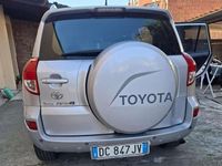 Usata Toyota RAV4 Sol 136 CV (100 kW) 2006 Grigio SUV