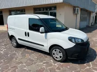 Usata Fiat Doblò S 90 CV (66 kW) 2021 Bianco Monovolume