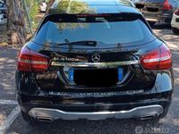 Käytetty Mercedes GLA180 109 HP (80 kW) 2018 Musta Katumaasturi