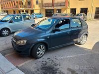 Usata Opel Corsa 65 CV (47 kW) 2005 Blu Utilitaria