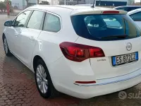 Usata Opel Astra Cosmo 110 CV (80 kW) 2013 Bianco Station wagon