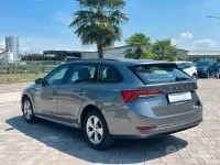 Usata Skoda Octavia Executive 116 CV (85 kW) 2022 Grigio Station wagon