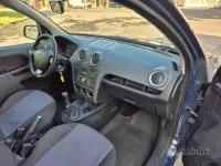 Usata Ford Fiesta 82 CV (60 kW) 2012 Bluazzurro Berlina