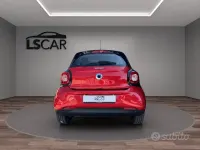 Usado Smart ForFour Passion 71 CV (52 kW) 2016 Rojo Utilitario