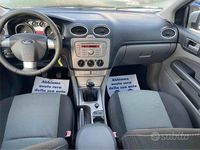 Begagnad Ford Focus Titanium 90 HK (66 kW) 2008 Grå Kombi