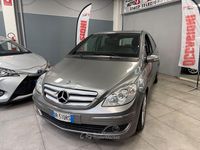 Usata Mercedes B180 140 CV (102 kW) 2008 Gray Monovolume
