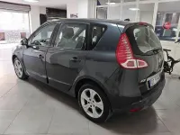Usata Renault Scénic Dynamique 110 CV (80 kW) 2010 Giallo Monovolume