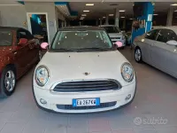 Usata Mini ONE 75 CV (55 kW) 2010 Beige Utilitaria