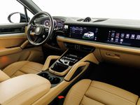 Usata Porsche Cayenne 470 CV (345 kW) 2023 Blu algarve metallizzato SUV