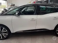 Usata Renault Scénic Initiale Paris 131 CV (96 kW) 2018 Bianco Monovolume