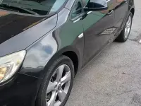 Usata Opel Astra 110 CV (80 kW) 2012 Nero Berlina