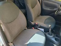 Usata Toyota Yaris 65 CV (47 kW) 2005 Blu Berlina