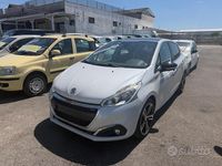 Usata Peugeot 208 GT-line 110 CV (80 kW) 2015 Bianco Utilitaria