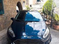 Usata Ford Fiesta 75 CV (55 kW) 2012 Blu Utilitaria