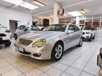 Usata Mercedes C220 Elegance 150 CV (110 kW) 2006 Grigio Coupé