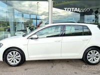 Usata VW Golf VII 110 CV (80 kW) 2017 Bianco pastello Berlina