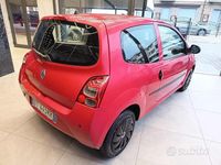 Usata Renault Twingo Dynamique 75 CV (55 kW) 2009 Rosso Utilitaria