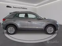 Usata VW T-Roc Life 150 CV (110 kW) 2023 Grigio SUV