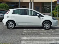 Usata Fiat Punto Lounge 77 CV (56 kW) 2013 Bianco Utilitaria