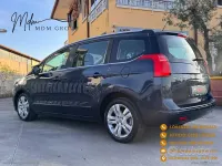 Usata Peugeot 5008 Business-Line 115 CV (84 kW) 2013 Gray Monovolume