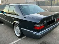 Usata Mercedes E500 326 CV (239 kW) 1993 Nero Berlina