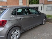 Usata VW Polo 95 CV (69 kW) 2018 Grigio Utilitaria