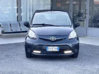 Usata Toyota Aygo 68 CV (50 kW) 2014 Nero Utilitaria