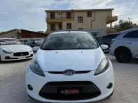 Usata Ford Fiesta Titanium 97 CV (71 kW) 2009 Bianco Berlina
