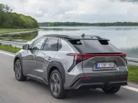 Nuova Toyota bZ4X 80 kW (109 CV) 2025 Argento SUV