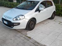 Usata Fiat Grande Punto 77 CV (56 kW) 2011 Bianco Utilitaria