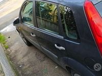 Usata Ford Fiesta 68 CV (50 kW) 2002 Blu Berlina