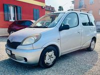 Usata Toyota Yaris Verso Luna 75 CV (55 kW) 2002 Argento Monovolume