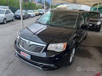 Usata Lancia Voyager Gold 163 CV (119 kW) 2012 Nero Monovolume