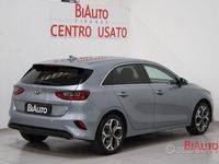 Usata Kia Ceed 136 CV (100 kW) 2019 Blu Utilitaria