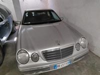 Usata Mercedes E270 Elegance 136 CV (100 kW) 2000 Grigio Berlina
