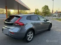 Usata Volvo V40 Business Edition 120 CV (88 kW) 2017 Grigio Berlina