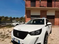 Usata Peugeot 2008 Active 101 CV (74 kW) 2020 Bianco SUV