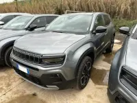 Usado Jeep Avenger Summit 110 CV (80 kW) 2025 Gris SUV