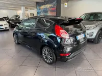 Usata Ford Fiesta ST-Line 101 CV (74 kW) 2017 Nero Utilitaria