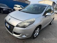 Usata Renault Scénic III 110 CV (80 kW) 2012 Grigio Monovolume