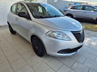 Usata Lancia Ypsilon Gold 69 CV (50 kW) 2015 Grigio Utilitaria