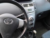 Usata Toyota Yaris Sol 90 CV (66 kW) 2007 Grigio Utilitaria